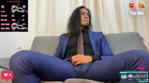 Snapshot of tom_blunt96 chatting on 11/05/25, 02:00 TOM online show from 11/05/25, 02:00