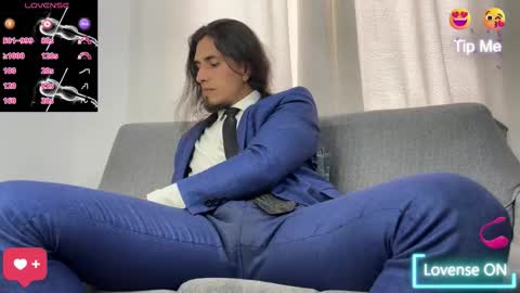 Snapshot of tom_blunt96 chatting on 11/06/25, 07:48 TOM online show from 11/06/25, 07:48