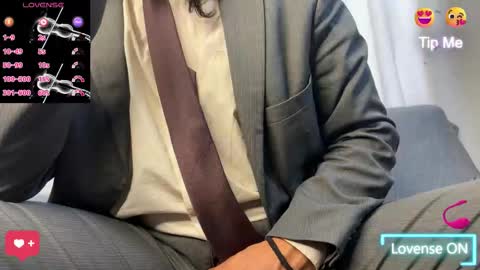 Snapshot of tom_blunt96 chatting on 11/16/25, 01:49 TOM online show from 11/16/25, 01:49