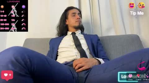 Snapshot of tom_blunt96 chatting on 11/22/25, 04:22 TOM online show from 11/22/25, 04:22