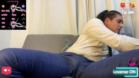 Snapshot of tom_blunt96 chatting on 11/23/25, 04:45 TOM online show from 11/23/25, 04:45