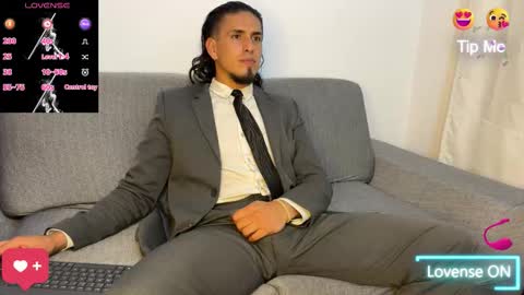 Snapshot of tom_blunt96 chatting on 11/29/25, 11:30 TOM online show from 11/29/25, 11:30