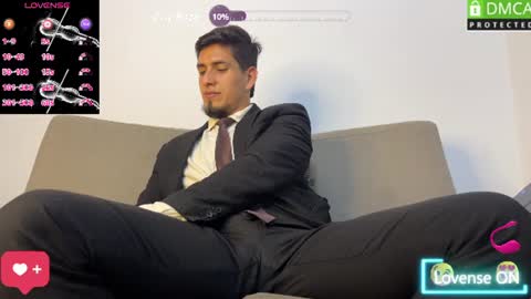 Snapshot of tom_blunt96 chatting on 06/11/26, 07:17 TOM online show from 06/11/26, 07:17