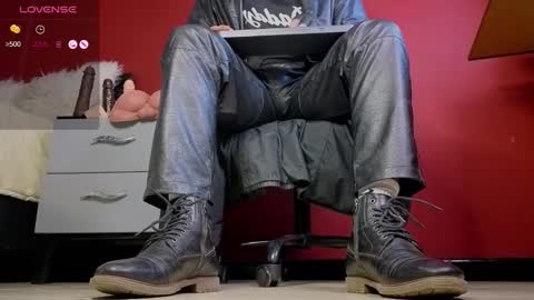 Tom online show from 11/06/25, 01:39