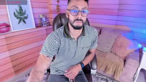 Snapshot of tom_cooper_1 chatting on 01/19/25, 12:50 Master of pleasure online show from 01/19/25, 12:50