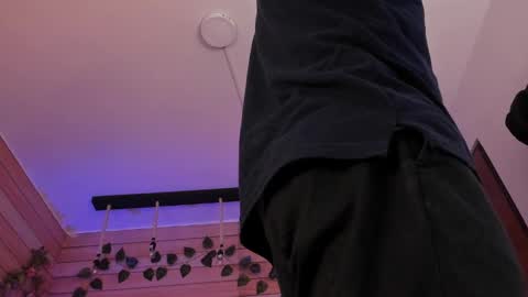 Snapshot of tom_cooper_1 chatting on 03/12/25, 06:22 Master of pleasure online show from 03/12/25, 06:22