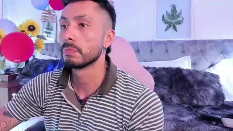 Snapshot of tom_cooper_1 chatting on 09/24/25, 12:19 Master of pleasure online show from 09/24/25, 12:19