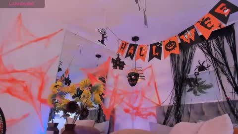 Snapshot of tom_cooper_1 chatting on 10/19/25, 12:17 Master of pleasure online show from 10/19/25, 12:17