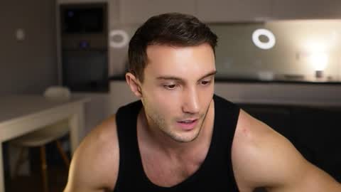 Snapshot of tom_fordd chatting on 12/18/25, 07:53 Tom online show from 12/18/25, 07:53