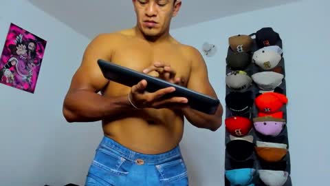 Snapshot of tom_kingfit chatting on 03/06/26, 05:48 SPORTSFIT29 online show from 03/06/26, 05:48