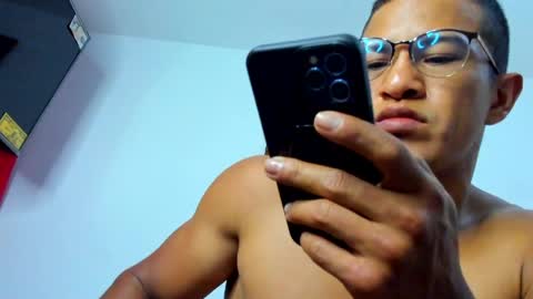 Snapshot of tom_kingfit chatting on 04/12/26, 01:10 SPORTSFIT29 online show from 04/12/26, 01:10