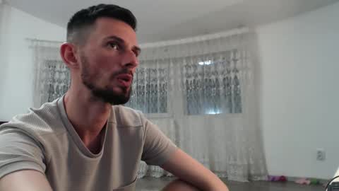 Snapshot of tom_michaelx chatting on 10/02/25, 05:31 tom_michaelx online show from 10/02/25, 05:31