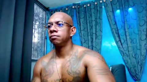 Snapshot of tom_miller chatting on 07/19/26, 05:27 Tom Miller online show from 07/19/26, 05:27