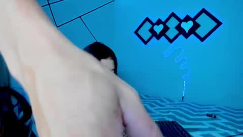 Snapshot of tom_natasha chatting on 04/17/26, 07:17 Tom natasha online show from 04/17/26, 07:17