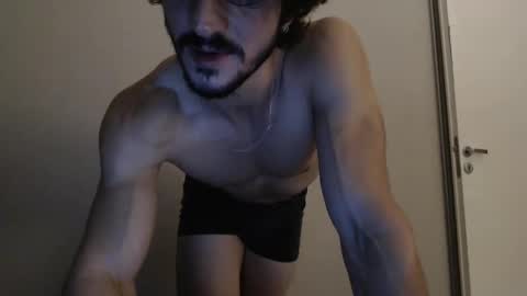 Snapshot of tom_show chatting on 01/17/25, 04:17 tom_show online show from 01/17/25, 04:17