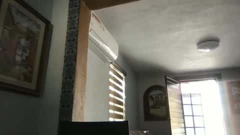 Snapshot of tomascausa chatting on 12/02/24, 07:16 Hola online show from 12/02/24, 07:16