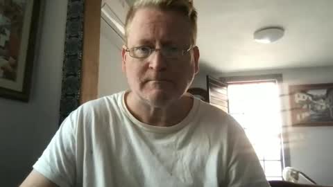 Snapshot of tomascausa chatting on 01/08/25, 05:05 Hola online show from 01/08/25, 05:05