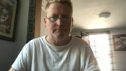 Snapshot of tomascausa chatting on 01/08/25, 08:39 Hola online show from 01/08/25, 08:39