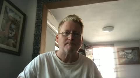 Snapshot of tomascausa chatting on 01/17/25, 06:02 Hola online show from 01/17/25, 06:02