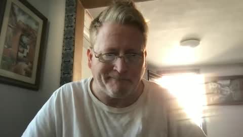 Snapshot of tomascausa chatting on 01/23/25, 05:52 Hola online show from 01/23/25, 05:52