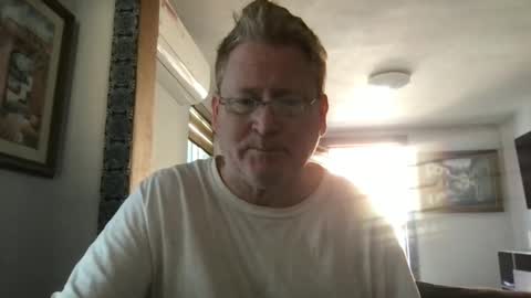 Snapshot of tomascausa chatting on 01/24/25, 05:32 Hola online show from 01/24/25, 05:32