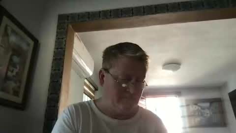 Snapshot of tomascausa chatting on 01/29/25, 06:39 Hola online show from 01/29/25, 06:39