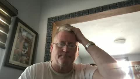 Snapshot of tomascausa chatting on 02/04/25, 07:00 Hola online show from 02/04/25, 07:00