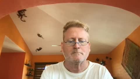 Snapshot of tomascausa chatting on 02/24/26, 09:35 Hola online show from 02/24/26, 09:35