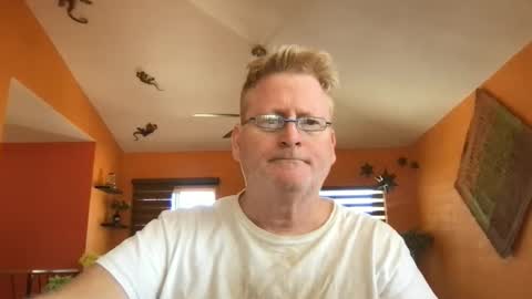 Snapshot of tomascausa chatting on 02/26/26, 08:08 Hola online show from 02/26/26, 08:08