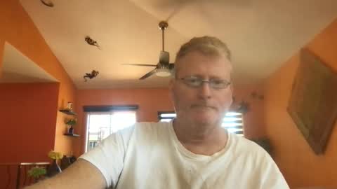 Snapshot of tomascausa chatting on 04/21/26, 06:55 Hola online show from 04/21/26, 06:55