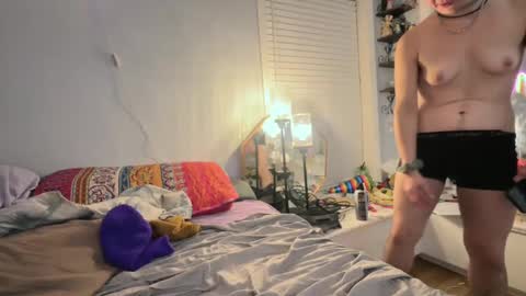 tomboy_titties online show from 10/11/25, 07:18