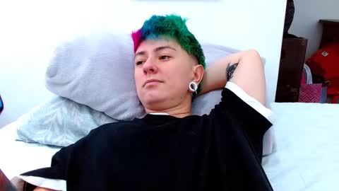 Blue online show from 11/22/25, 04:28