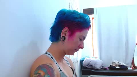 Snapshot of tomboyblue chatting on 03/18/26, 05:38 Blue online show from 03/18/26, 05:38