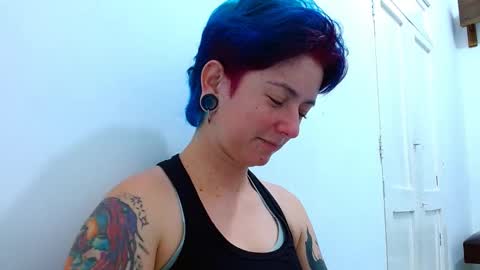 Snapshot of tomboyblue chatting on 03/21/26, 01:43 Blue online show from 03/21/26, 01:43