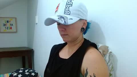 Snapshot of tomboyblue chatting on 03/27/26, 11:26 Blue online show from 03/27/26, 11:26