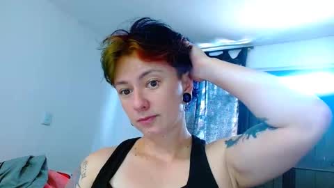 Snapshot of tomboyblue chatting on 04/20/26, 05:05 Blue online show from 04/20/26, 05:05