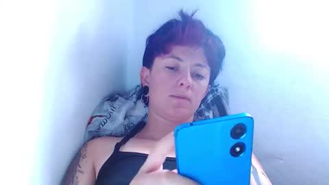 Snapshot of tomboyblue chatting on 04/26/26, 07:22 Blue online show from 04/26/26, 07:22