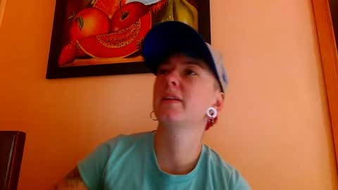 Snapshot of tomboyblue chatting on 06/17/26, 03:24 Blue online show from 06/17/26, 03:24