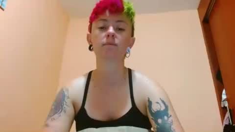 Snapshot of tomboyblue chatting on 08/01/26, 03:22 Blue online show from 08/01/26, 03:22