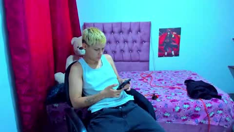 Snapshot of tomboygirl69 chatting on 12/28/24, 06:18 tomboygirl69 online show from 12/28/24, 06:18