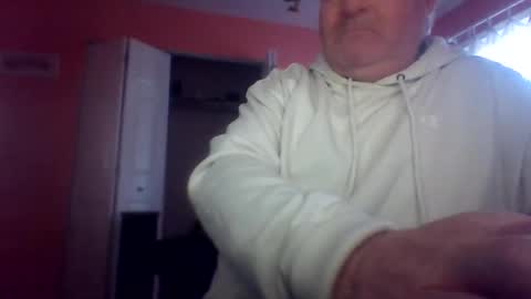 Snapshot of tomcat4848 chatting on 05/04/26, 10:17 tomcat4848 online show from 05/04/26, 10:17