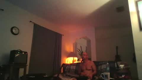 Snapshot of tomcatsawyer chatting on 03/11/26, 03:23 sirmuggsalot online show from 03/11/26, 03:23