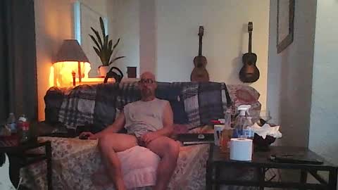 Snapshot of tomcatsawyer chatting on 03/12/26, 12:00 sirmuggsalot online show from 03/12/26, 12:00