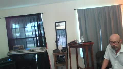 Snapshot of tomcatsawyer chatting on 06/29/26, 10:21 sirmuggsalot online show from 06/29/26, 10:21