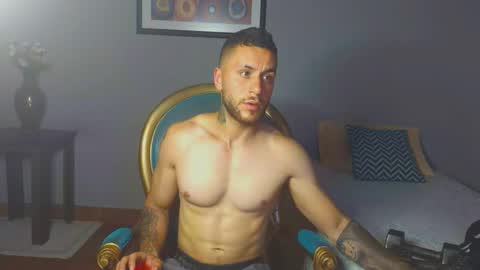 Snapshot of tomdavisxl chatting on 02/23/26, 05:16 tomDavisXl online show from 02/23/26, 05:16