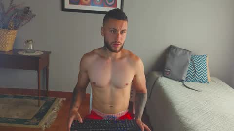 Snapshot of tomdavisxl chatting on 03/03/26, 02:23 tomDavisXl online show from 03/03/26, 02:23