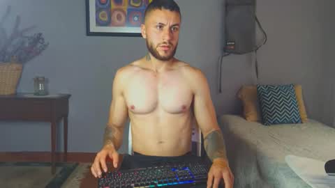 Snapshot of tomdavisxl chatting on 03/04/26, 10:16 tomDavisXl online show from 03/04/26, 10:16