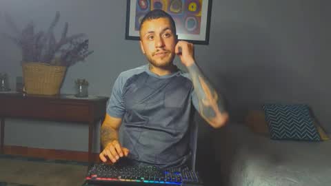 Snapshot of tomdavisxl chatting on 03/22/26, 01:53 tomDavisXl online show from 03/22/26, 01:53