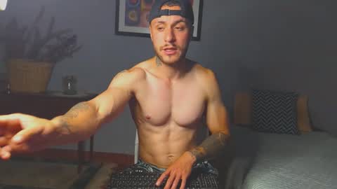 Snapshot of tomdavisxl chatting on 03/24/26, 03:00 tomDavisXl online show from 03/24/26, 03:00