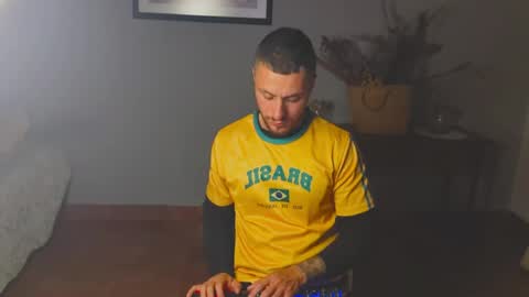 Snapshot of tomdavisxl chatting on 04/01/26, 03:51 tomDavisXl online show from 04/01/26, 03:51